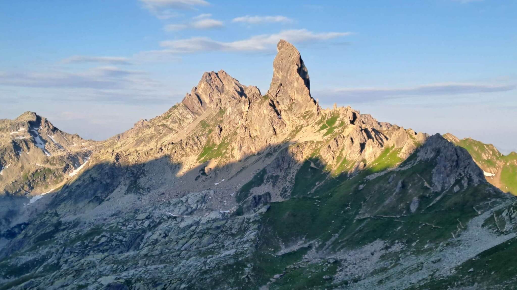 asvel-ski-montagne-falaises