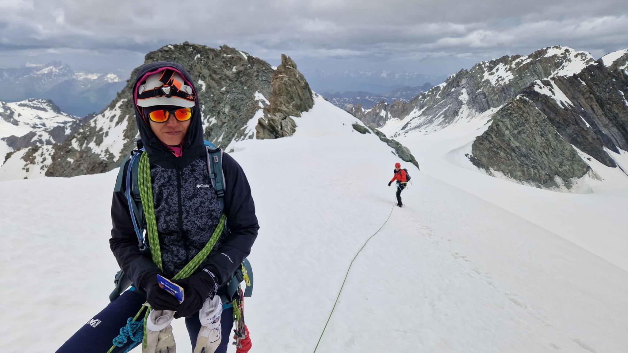 asvel-ski-montagne-sortie-ski-neige